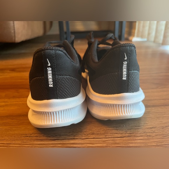 NIKE DOWNSHIFTER BLACK SNEAKERS - Picture 5 of 6